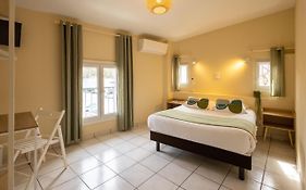 L'Aptois Hotel